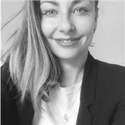 Sono sociologa ed esperta di psicologia sociale e del lavoro, quindi se hai bisogno in queste discipline potrò senz'altro esserti d'aiuto, così anche con l'inglese, dopo più di un anno di studi a Londra, ed il francese, mia seconda lingua